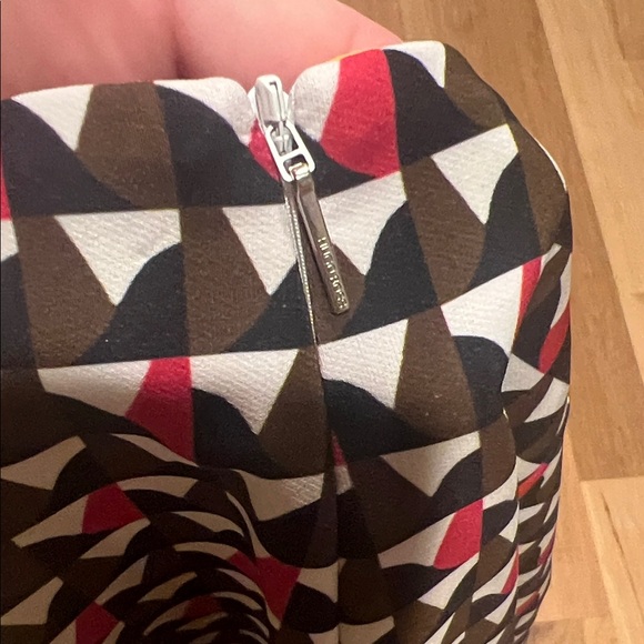 NEW** Hugo Boss Tri-Color Geometric Pencil Skirt - Picture 6 of 6